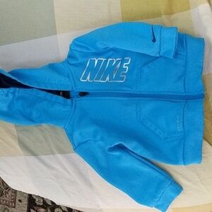 Nike kid jacket for 18 months like new